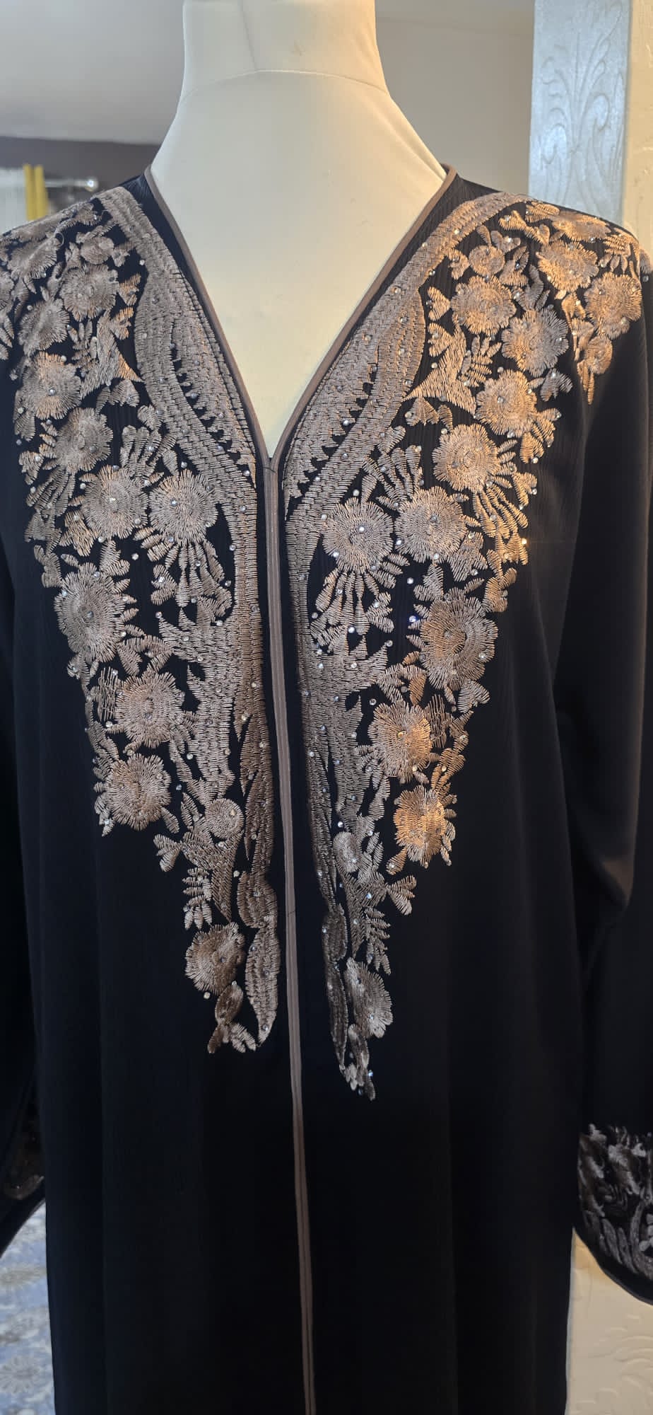 Noir Blossom Abaya